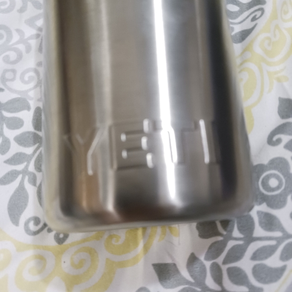 NWT! YETI Rambler Can Cooli - Picture 4 of 7